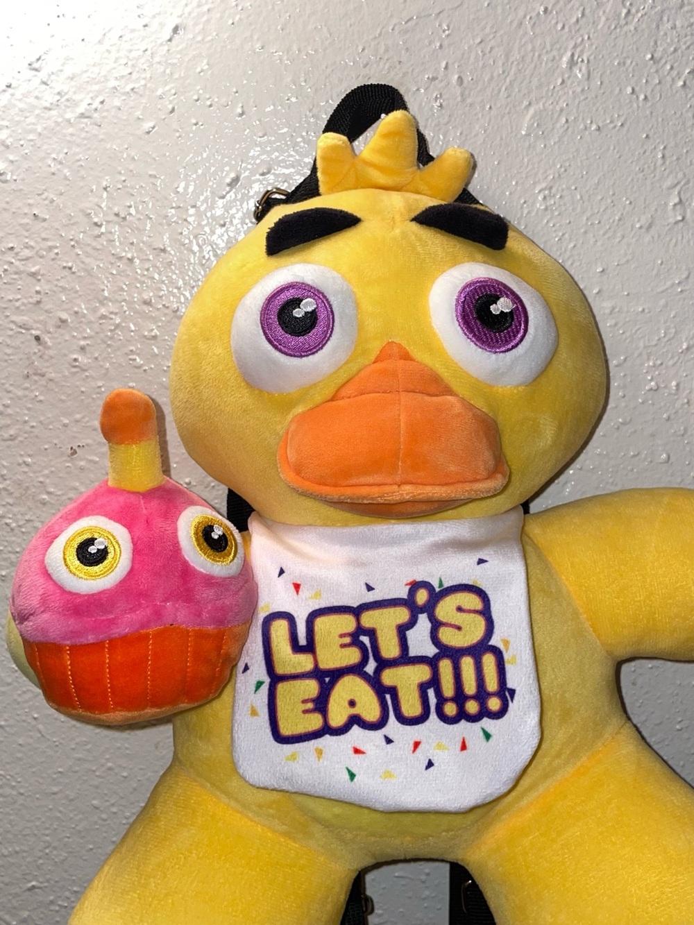 Five Nights at Freddy's Chica Plush Backpack "Let's Eat!!!" - Picture 4 of 11